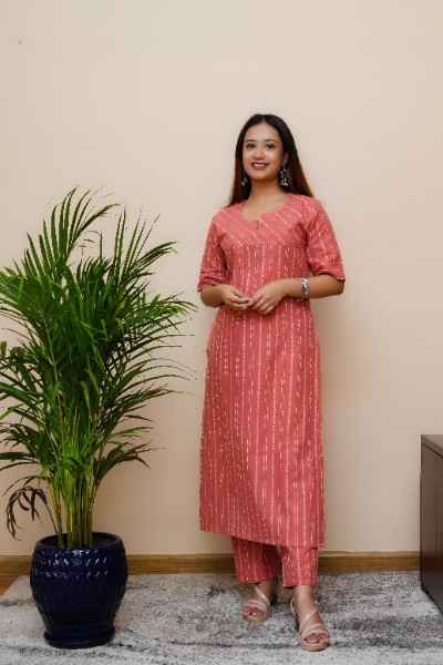 URVI PEACH KURTA SET