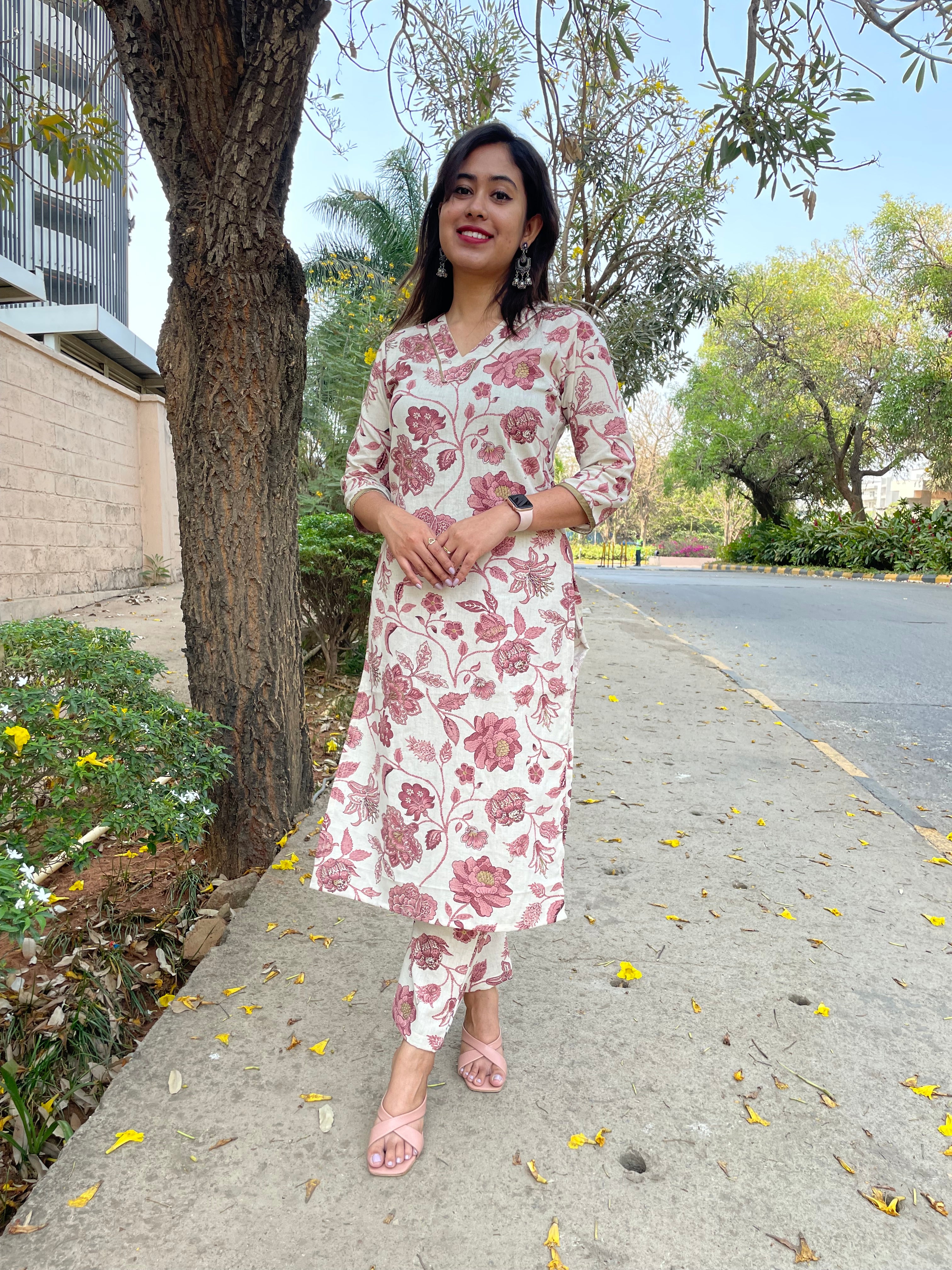 'SAANVI' FLORAL KURTA SET