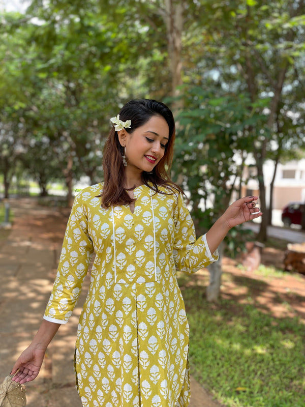 CANDID KURTI