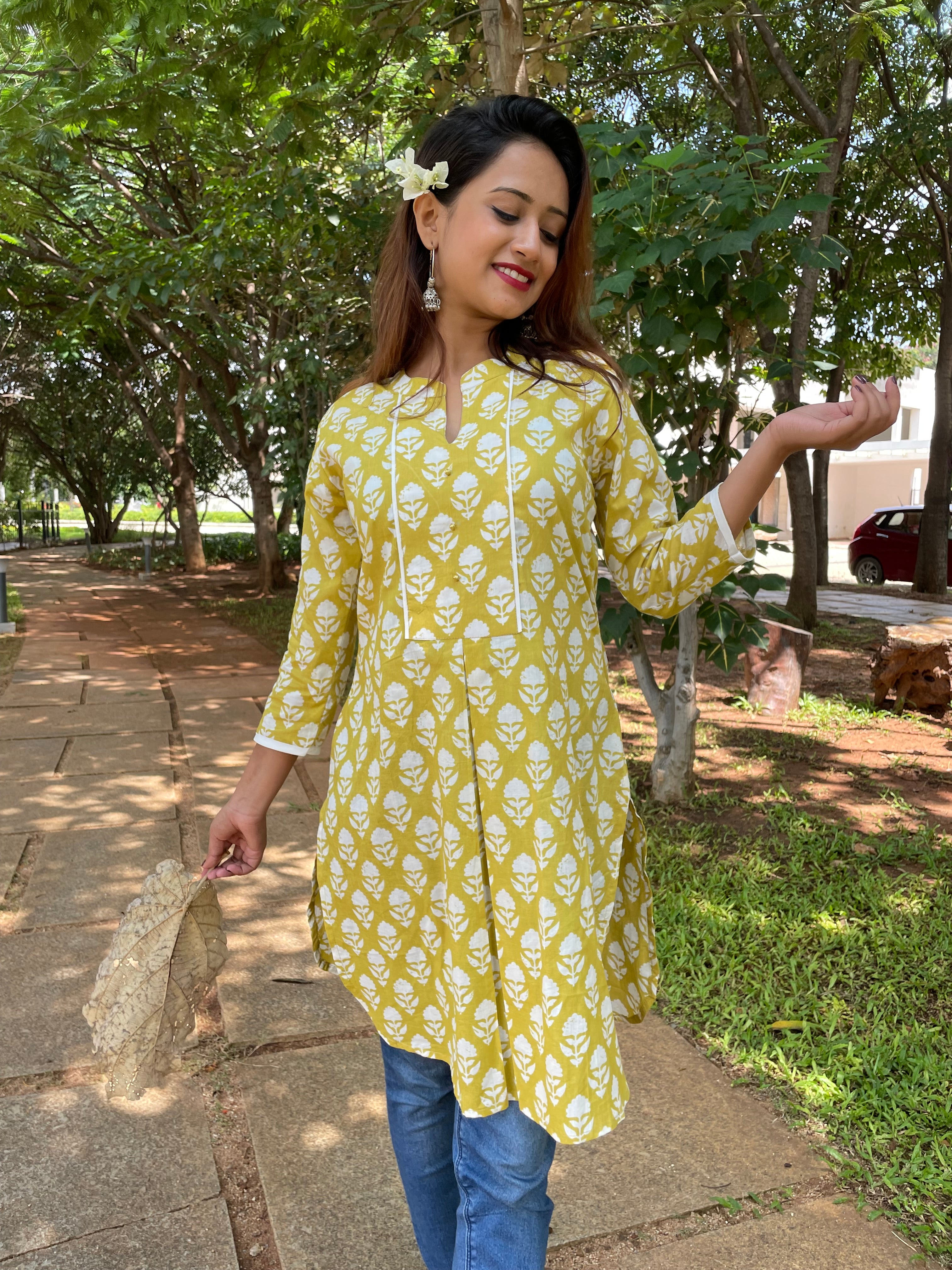 CANDID KURTI